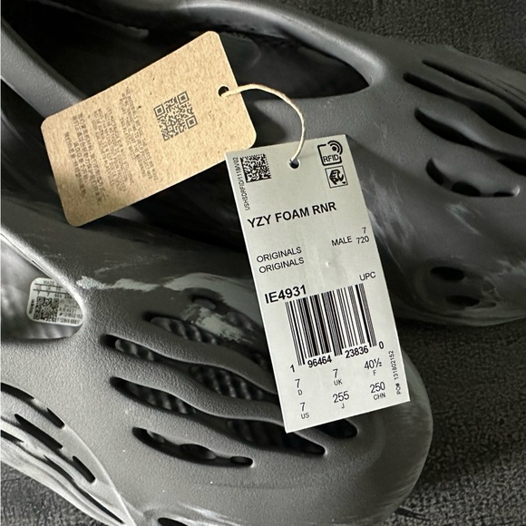 Yeezy Foam Runner Men’s 7 (Women’s 8) Granite | YZY Foam RNR | NIB New adidas - Picture 5 of 9